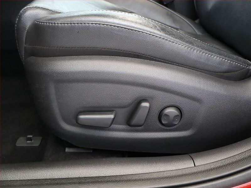 Hyundai i30 (2018) 1.6 CRDi, Automat, Kůže, Navi - fotka 16 z 18