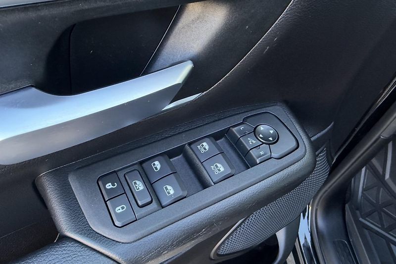 Dodge RAM (2026) +HEMI+DPH+OFFROAD PAKET+ - fotka 20 z 25