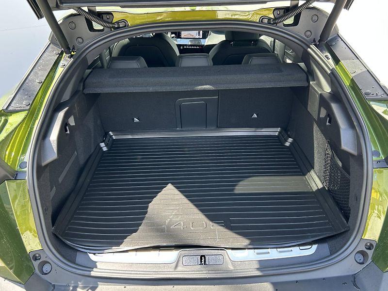 Peugeot 408 (2026) GT 240 e-DCS7 1,6 PureTech - fotka 9 z 26