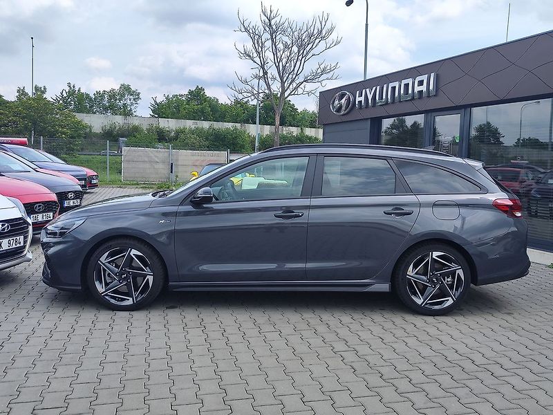 Hyundai i30 1.5 T-GDi/103 N-Line DCT MHEV - fotka 8 z 32
