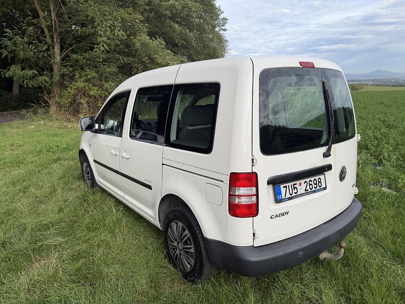Volkswagen Caddy (2011) 1,6TDi,ČR,Serviska,Tažné,Nehav - fotka 4 z 14