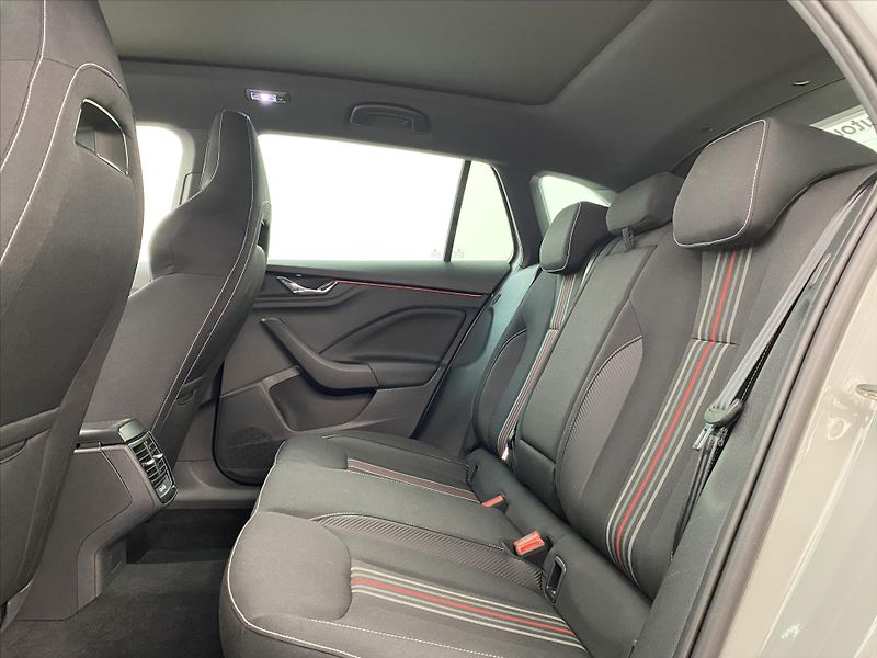 Škoda Scala 1,0 TSI 85kW DSG Monte Carlo - fotka 6 z 27