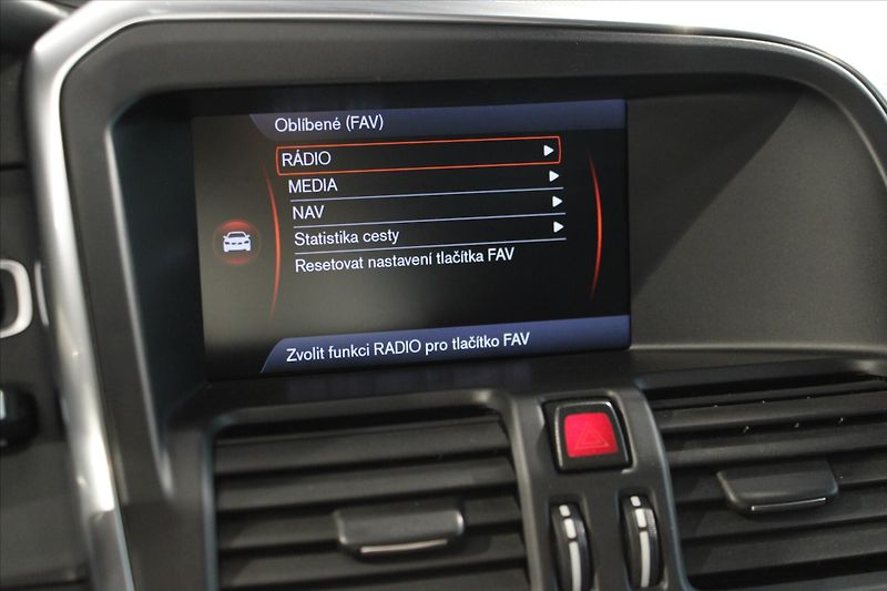 Volvo XC60 D3 AWD Polestar DPH/Tažné - fotka 18 z 26
