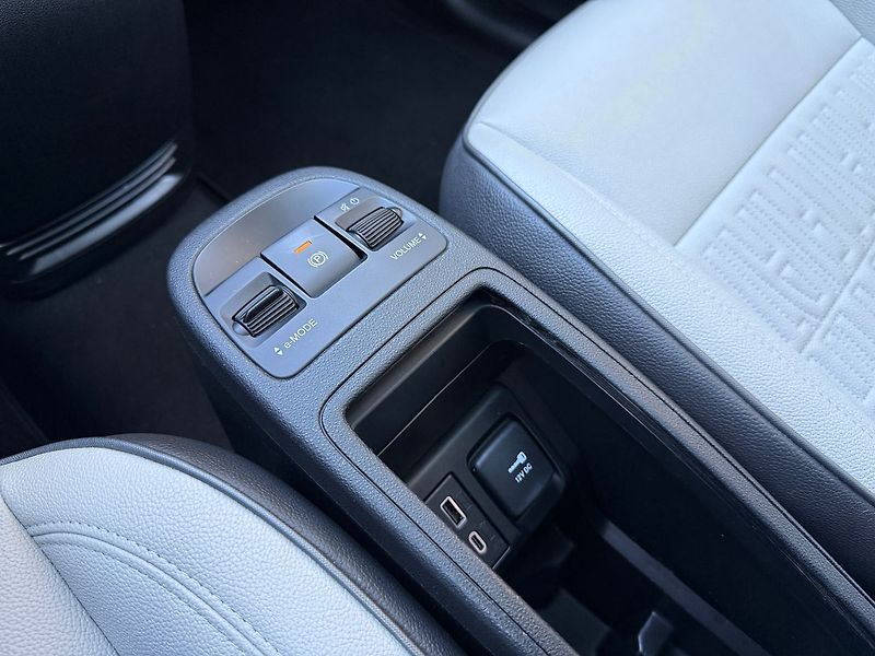 Fiat 500 LaPrima 42 kWh JBL Panorama - fotka 25 z 37