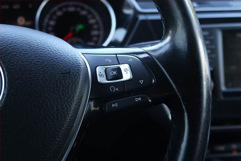 Volkswagen Touran (2017) 2.0 TDI, Automat, Serv.kniha - fotka 19 z 20