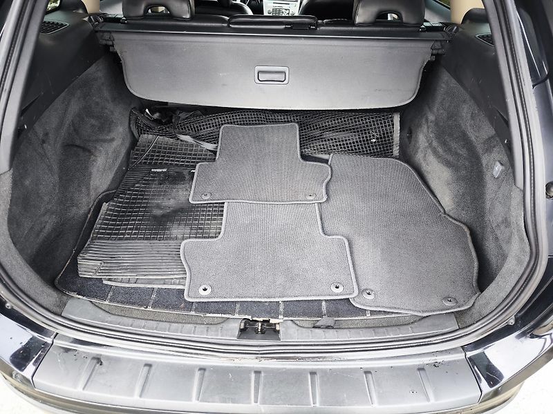 Volvo XC60 2,4 D 129kW 1 MAJITELKA - fotka 39 z 41