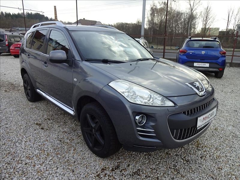Peugeot 4007 2,2 HDI 115kW 4x4 - fotka 9 z 53