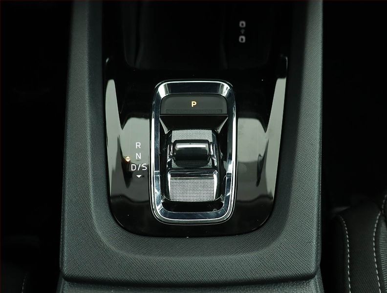 Škoda Octavia (2022) 2.0 TDI, Automat, ČR,1.maj - fotka 13 z 16