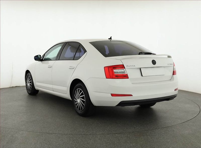 Škoda Octavia (2013) 1.6 TDI, Tempomat - fotka 4 z 14