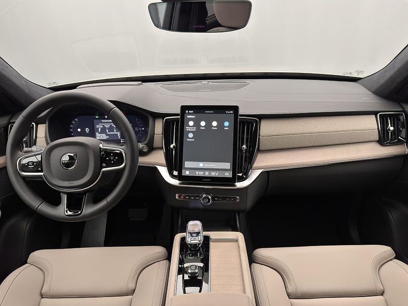 Volvo XC90 (2026) T8 AWD Plug-in ULTRA DARK 7m - fotka 2 z 28
