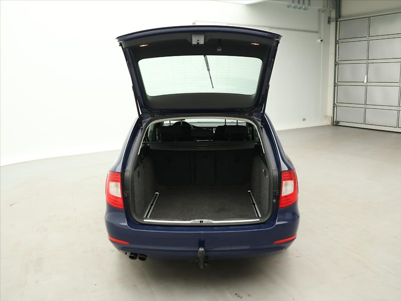 Škoda Superb 2,0 TDI 103kW Ambition Tažné - fotka 9 z 31