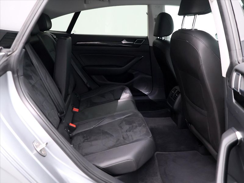 Volkswagen Arteon 2,0 TDI 140kW DSG Elegance CZ - fotka 12 z 27