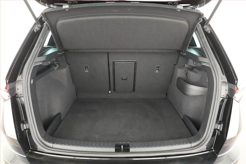 Škoda Karoq (2023) Sportline 1.5 TSI - fotka 17 z 18