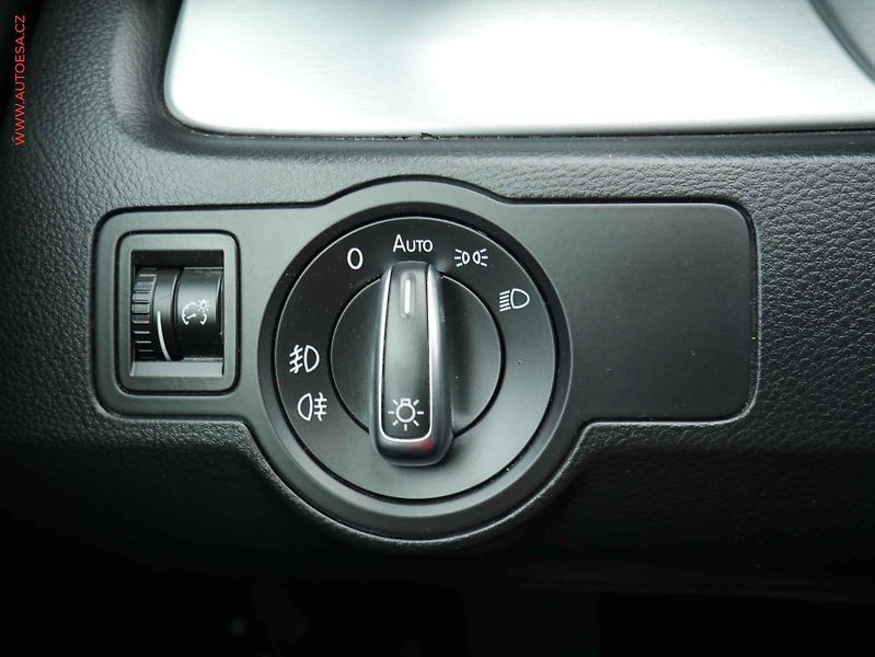 Volkswagen CC (2013) 2.0TDI, ČR, Sport, DSG, kůže - fotka 19 z 19