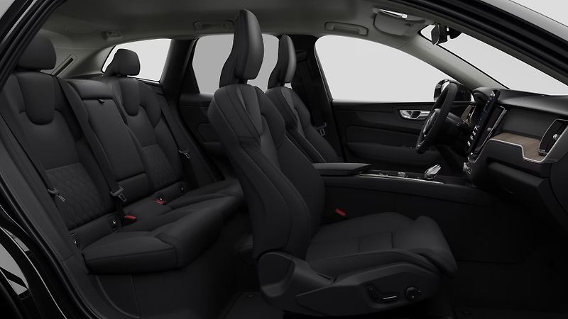Volvo XC60 (2026) T6 AWD AUT DARK PLUS - fotka 4 z 11