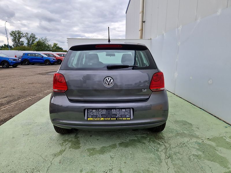 Volkswagen Polo Comfortline 1.4 - fotka 8 z 34