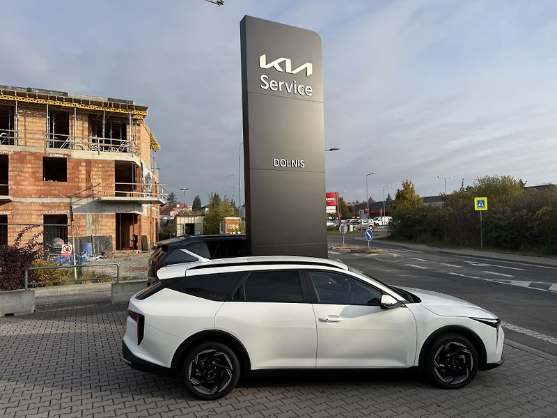Kia K4 Sportswagon (2026) EXCLUSIVE 1.6 T-GDI 7DCT ALU17 - fotka 2 z 18