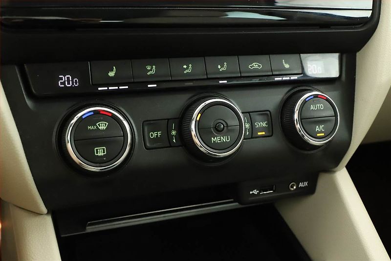 Škoda Octavia (2016) 1.4 TSI, Navi, Bi-Xenony - fotka 13 z 19