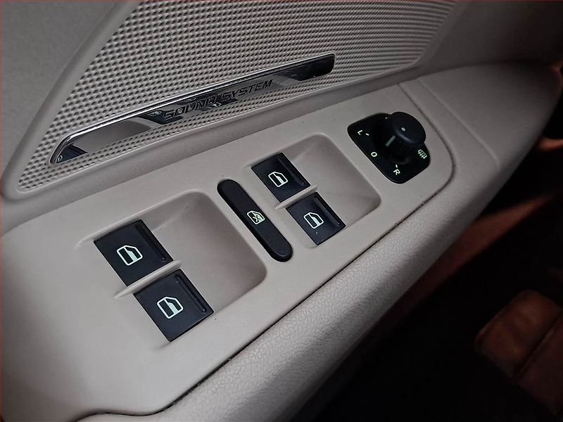 Škoda Superb (2012) 2.0 TDI, 4X4, Automat, Navi - fotka 17 z 19