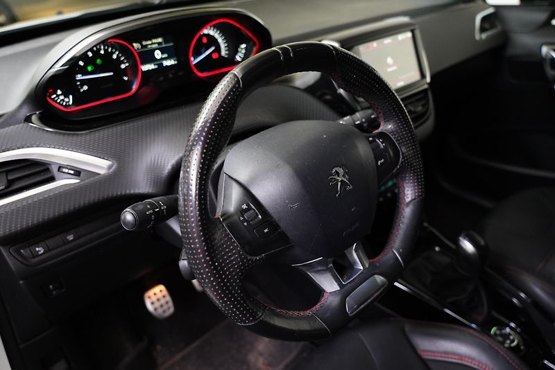 Peugeot 2008 - fotka 13 z 23