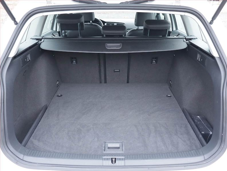 Volkswagen Golf (2015) Highline 2.0 TDI, Automat - fotka 13 z 20