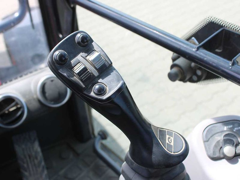 Kubota R090 - fotka 13 z 18