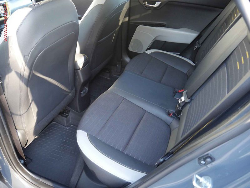 Kia Stonic (2021) 1.0 T-GDi, ČR, Navi, kamera - fotka 10 z 19