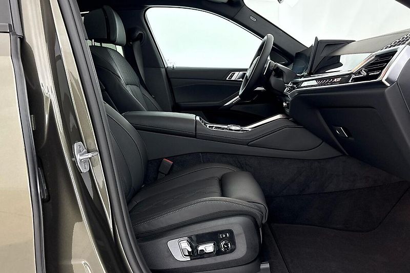 BMW X6 xDrive40d - fotka 14 z 28