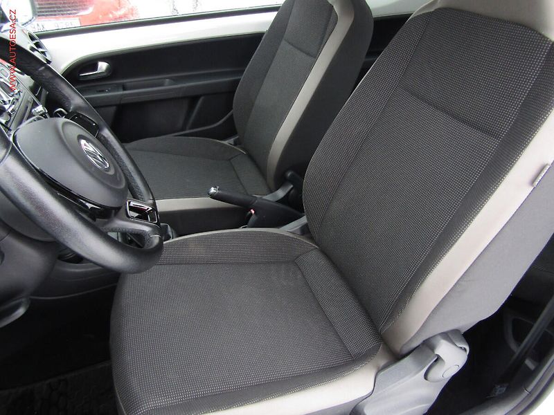 Volkswagen up! (2012) 1.0 i, AC - fotka 9 z 16