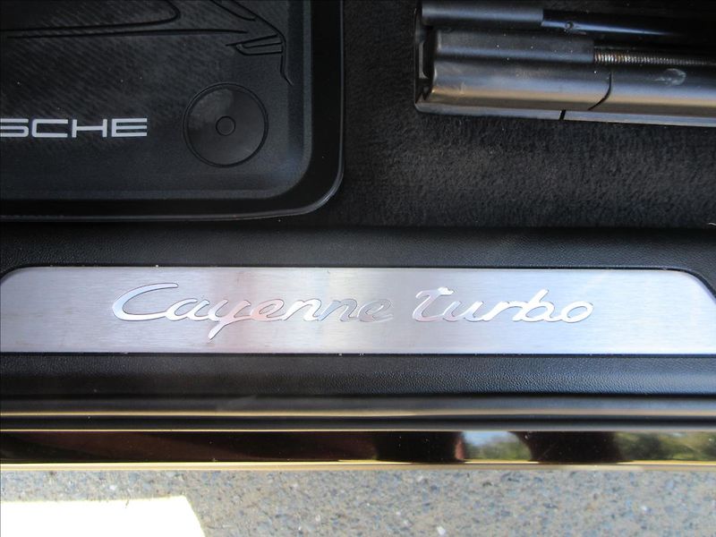 Porsche Cayenne 4,0 Turbo, Coupe, Chrono Matri - fotka 36 z 46
