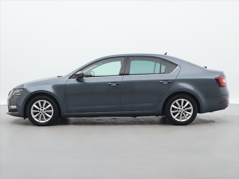 Škoda Octavia 2,0 TDI 110kW DSG CZ Style LED - fotka 4 z 28