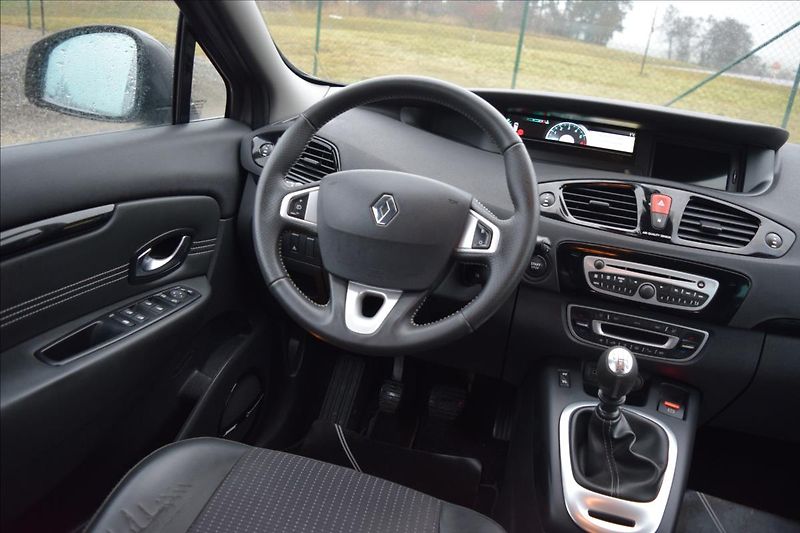 Renault Scénic 1,9 DCI 96KW TAŽNÉ NAVI KAMERA - fotka 30 z 57