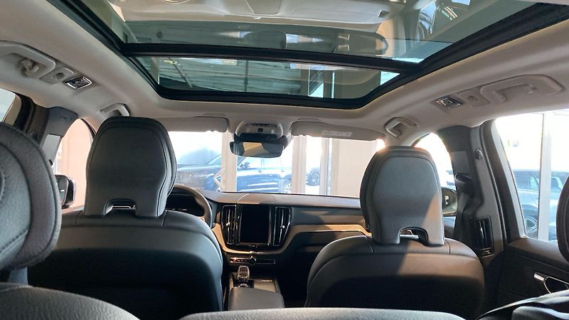 Volvo XC60 INSCRIPTION, T6 AWD RECHARGE, - fotka 25 z 33