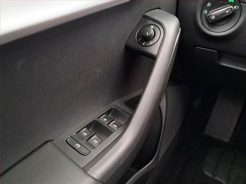 Škoda Octavia (2015) 1.6 TDI, Serv.kniha, Tempomat - fotka 17 z 18