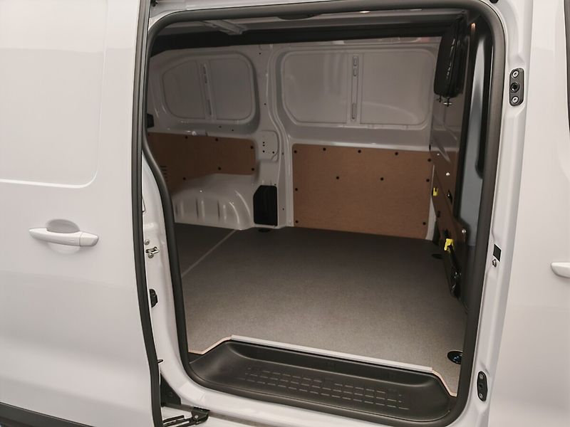 Toyota ProAce Panel Van L1 - 2.0L Diesel 144 - fotka 6 z 22