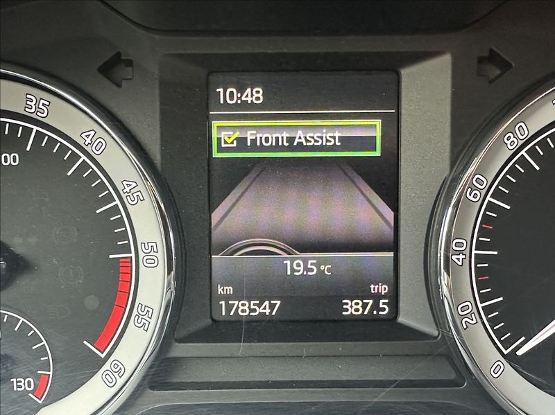 Škoda Octavia 2,0 TDI 150PS  Style M/T - fotka 39 z 54