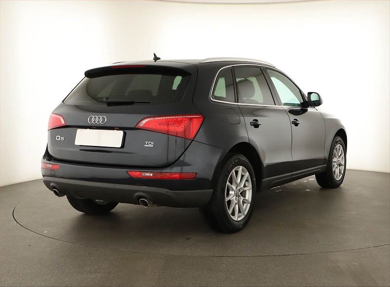Audi Q5 (2012) Exclusive 3.0 TDI, 4X4 - fotka 5 z 18