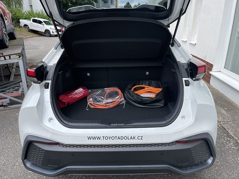 Toyota C-HR 2.0L PHEV, (2x4), Style - fotka 5 z 19