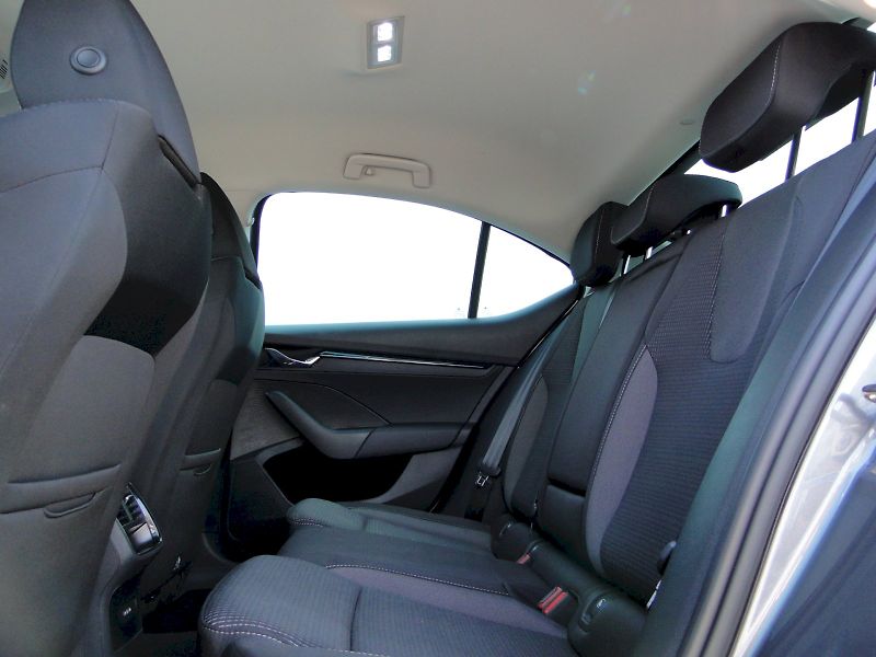 Škoda Octavia (2024) DSG 2.0 TDI / 85 kW / FRESH - fotka 17 z 31