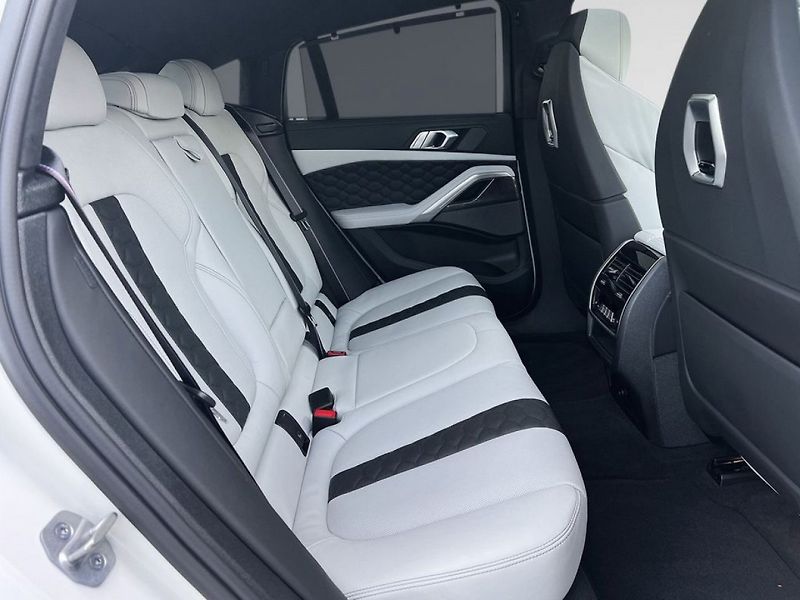 BMW X6 M Competition 460 kW - fotka 4 z 4