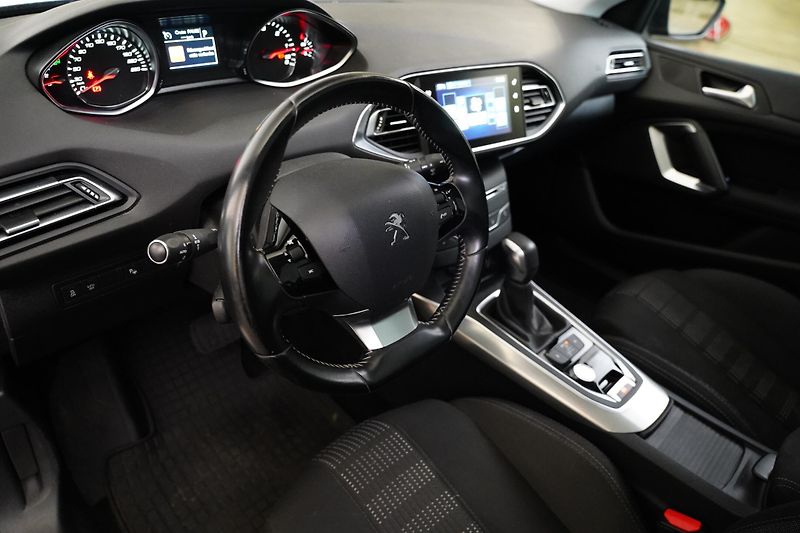 Peugeot 308 - fotka 14 z 29