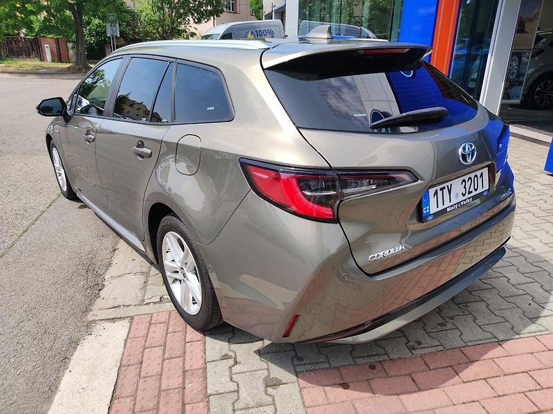 Toyota Corolla (2020) 1.8  HYBRID 1.maj - fotka 6 z 25