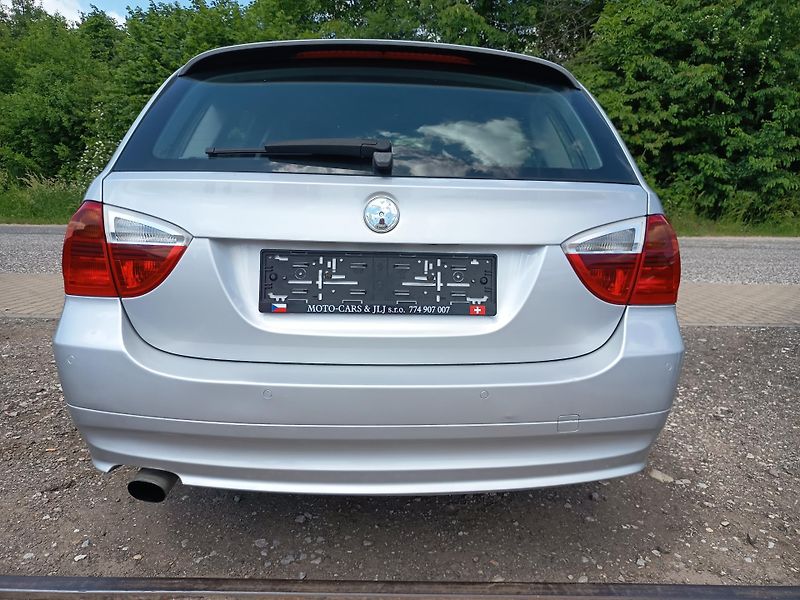 BMW Řada 7 (2006) 2.0 95kw - fotka 18 z 49