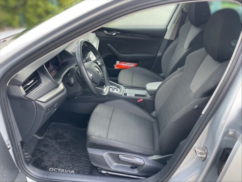 Škoda Octavia 2,0 TDI 85 Ambition AT - fotka 7 z 11