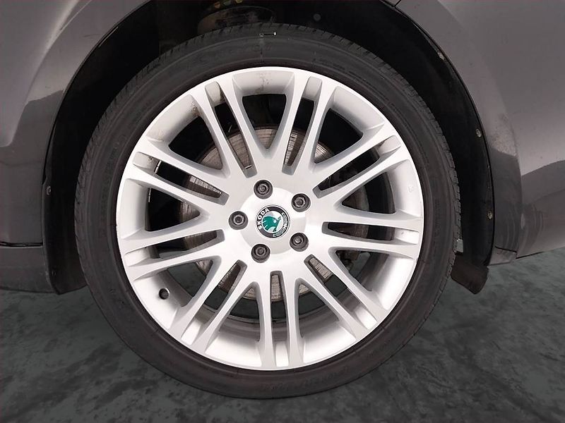 Škoda Superb (2012) 1.8 TSI, Serv.kniha, Xenony - fotka 14 z 16