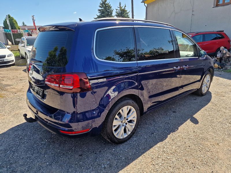 Volkswagen Sharan 2,0TDI 7MÍST KAMERA TAŽNÉ  - fotka 4 z 17