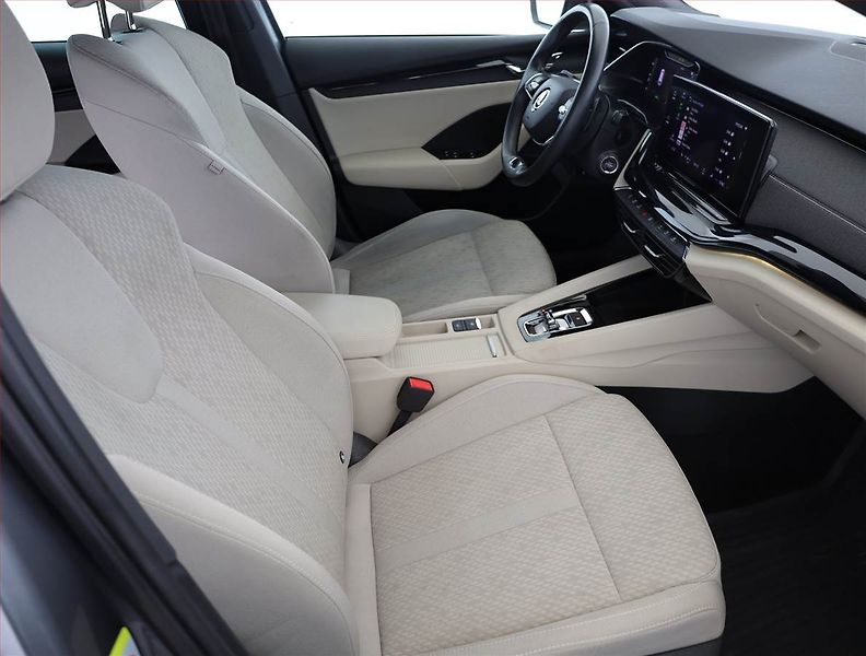Škoda Octavia (2023) Style 2.0 TDI, 4X4, Automat - fotka 7 z 17