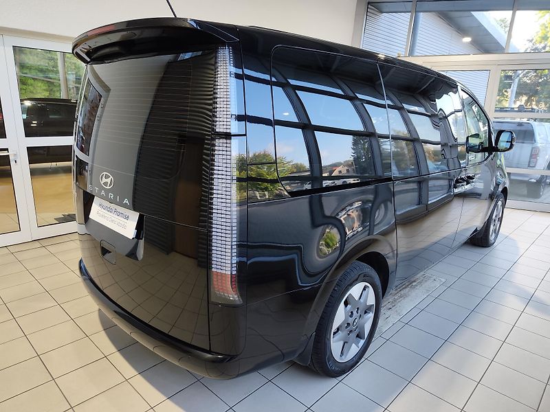 Hyundai Staria (2024) 1.6T-GDi 158kW HEV Style - fotka 4 z 24