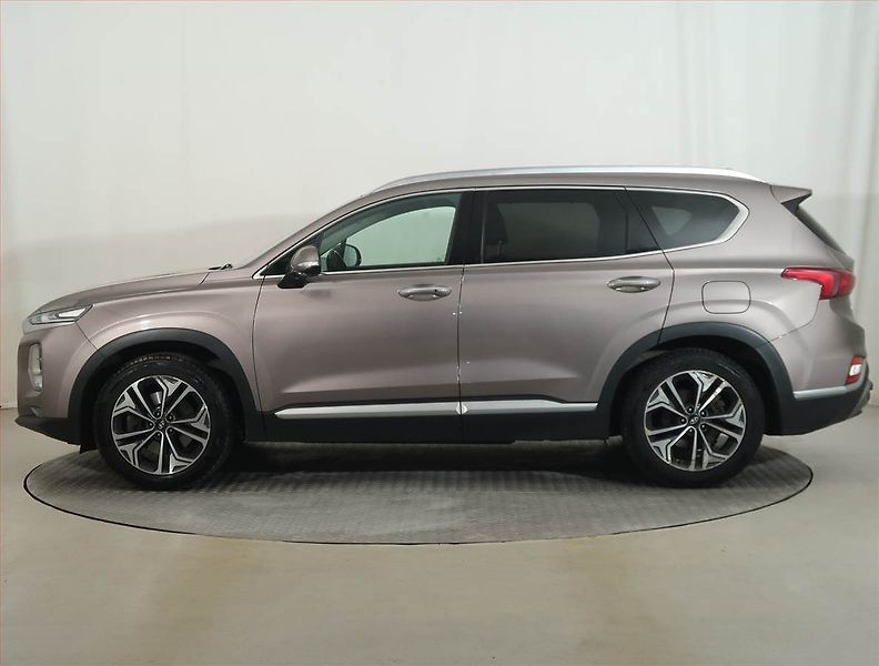 Hyundai Santa Fe (2020) 2.2 CRDi - fotka 3 z 15