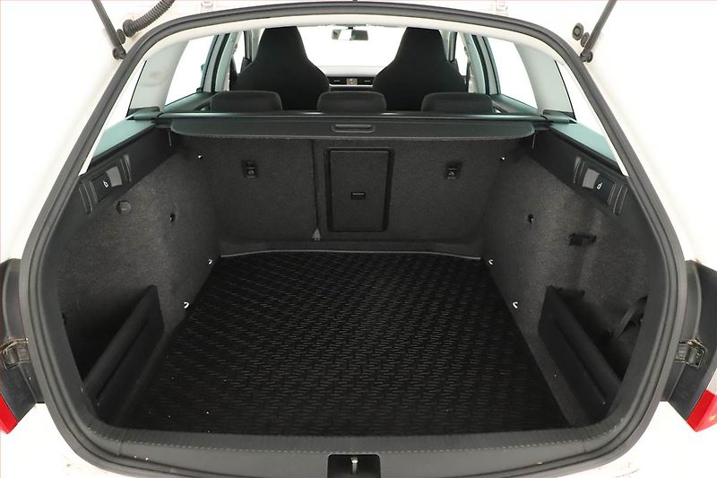 Škoda Octavia (2015) Style 1.6 TDI, Serv.kniha - fotka 20 z 20